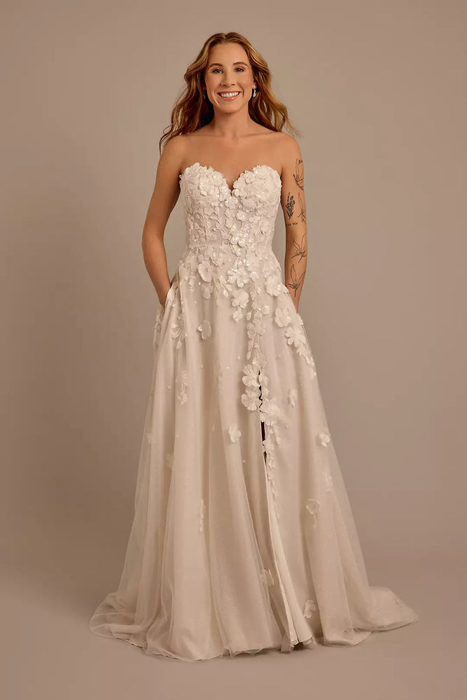 Tulle Sweetheart Wedding Dress with 3D Flowers - Ivory