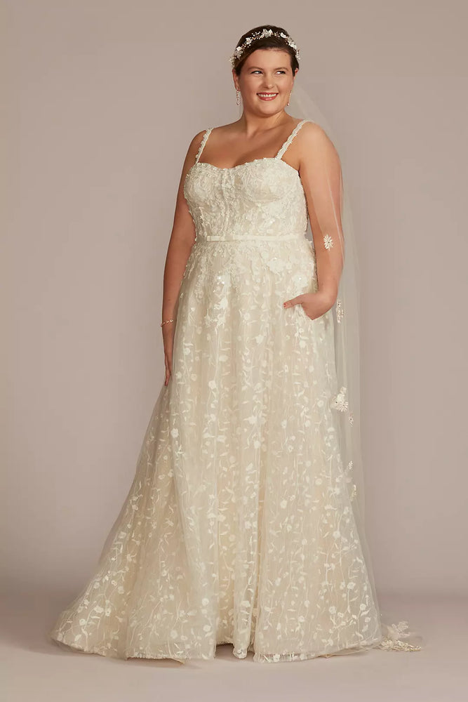 Embroidered Lace A-Line Plus Size Wedding Dress - Beige,Ivory